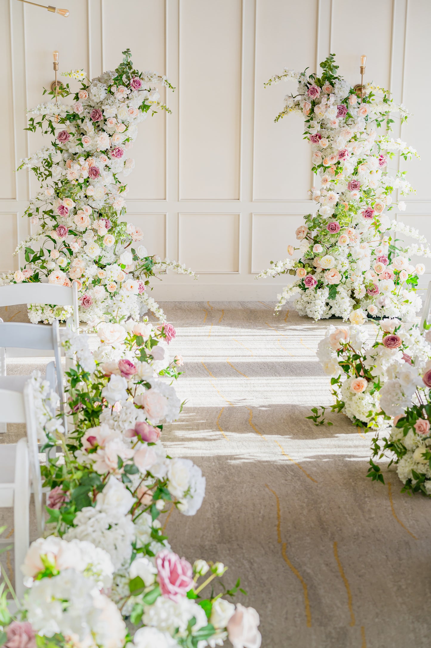 The Zomeria Floral Pillars
