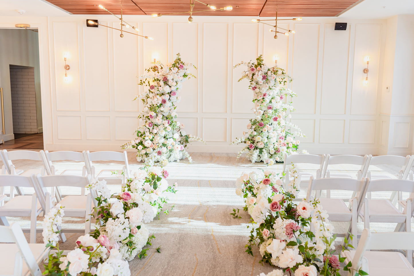 The Zomeria Floral Pillars