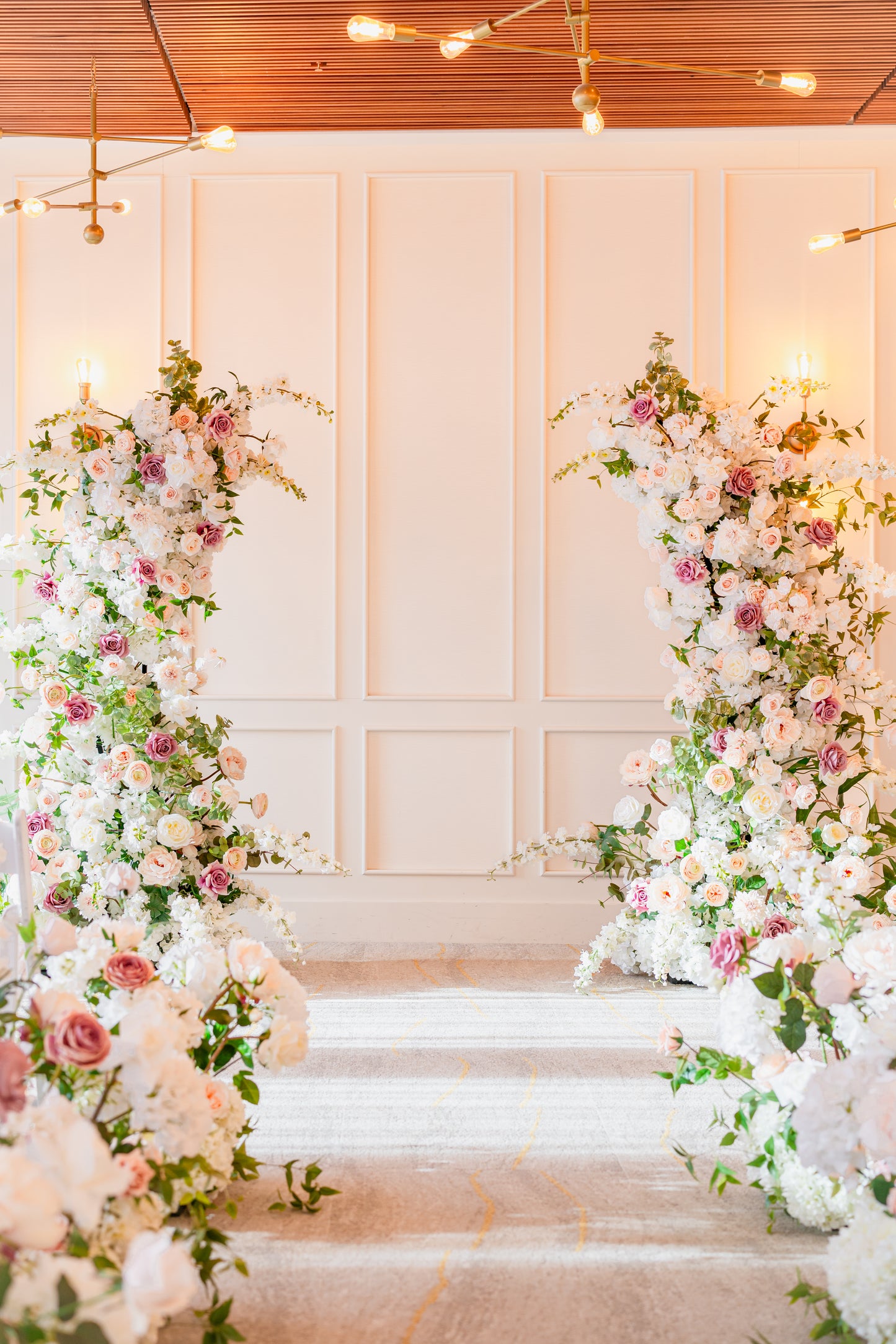 The Zomeria Floral Pillars