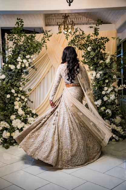 The Jasmine Floral Pillars