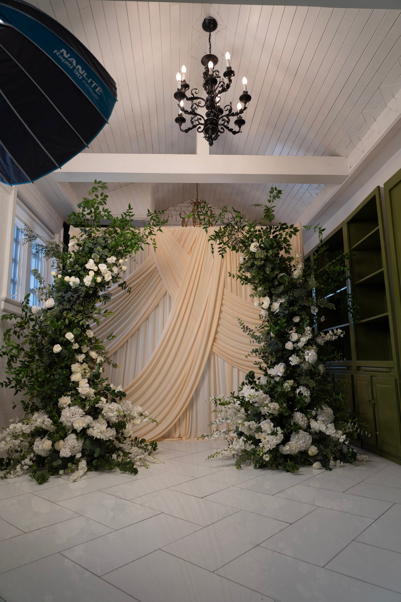 The Jasmine Floral Pillars