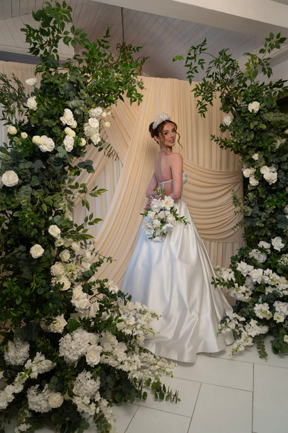 The Jasmine Floral Pillars